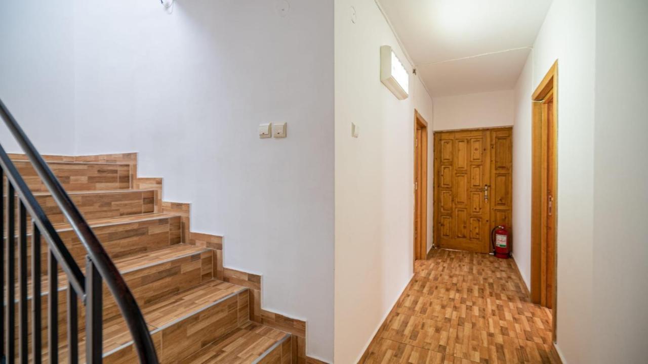 Casa Zura Hotell Buşteni Eksteriør bilde