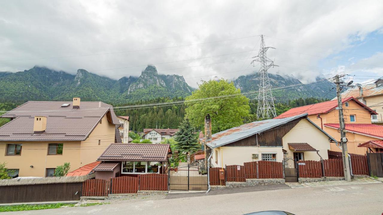 Casa Zura Hotell Buşteni Eksteriør bilde